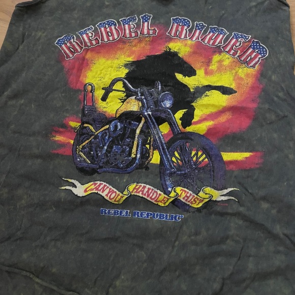 Rebel republic tank - Picture 2 of 4